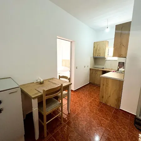 Garden Apt-4 * Sarandë